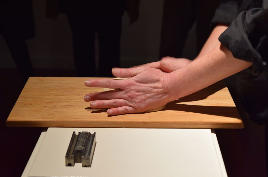 pacabooks. Lecturas performadas en la Puxa gallery, Madrid. ARCO week. 2018