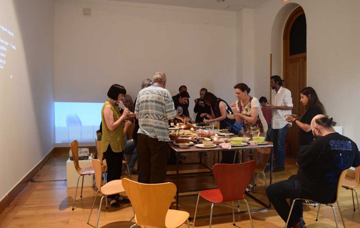 Vykort.&amp;nbsp;LA CENA. Virginia L&amp;oacute;pez y H&amp;eacute;ctor Z. Siluchi.&amp;nbsp;Cena en el museo, 27 julio 2017. CCAI. SALA 3.&amp;nbsp;
